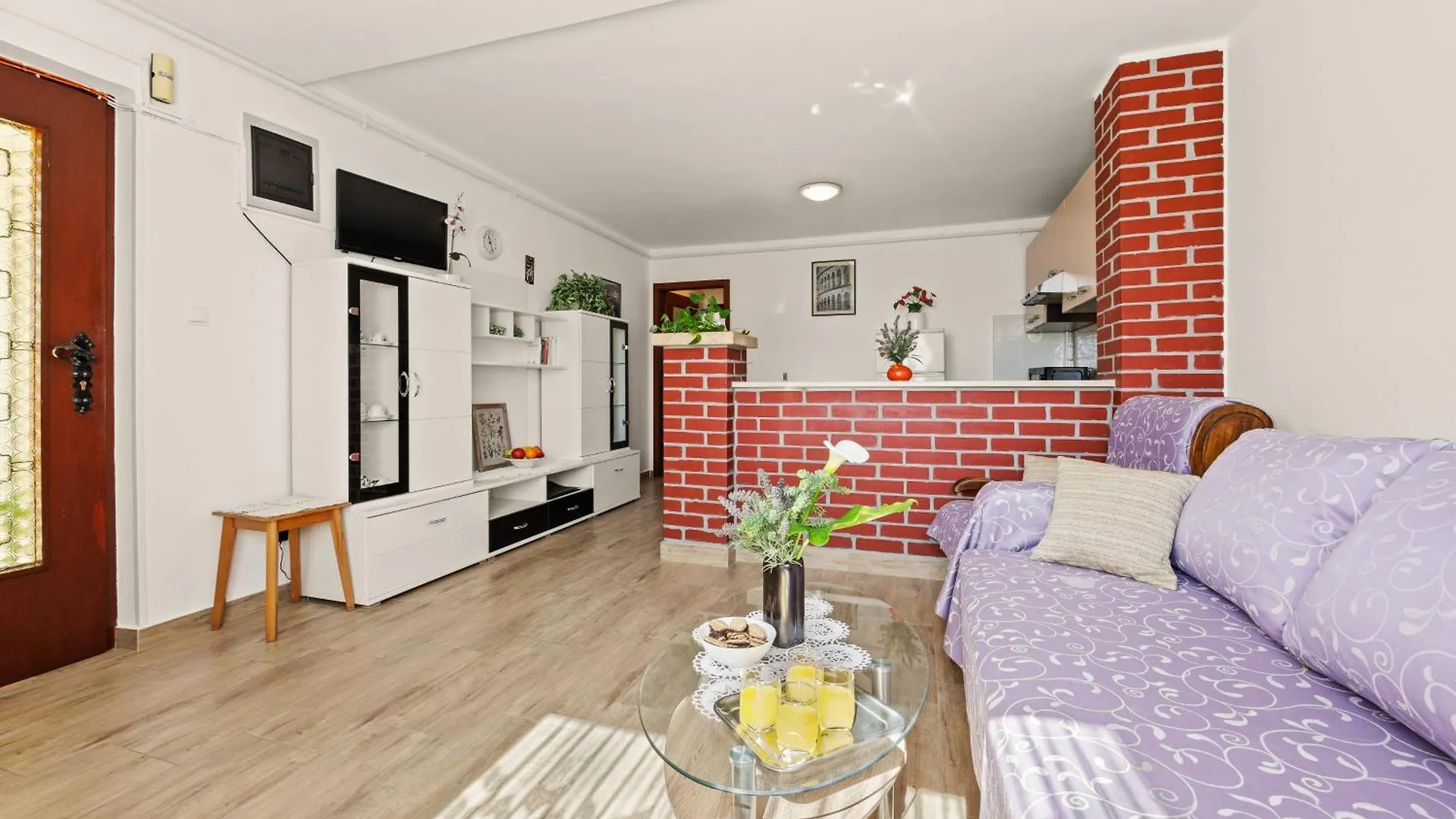 Apartments Karlo 604 Pula 0*,
