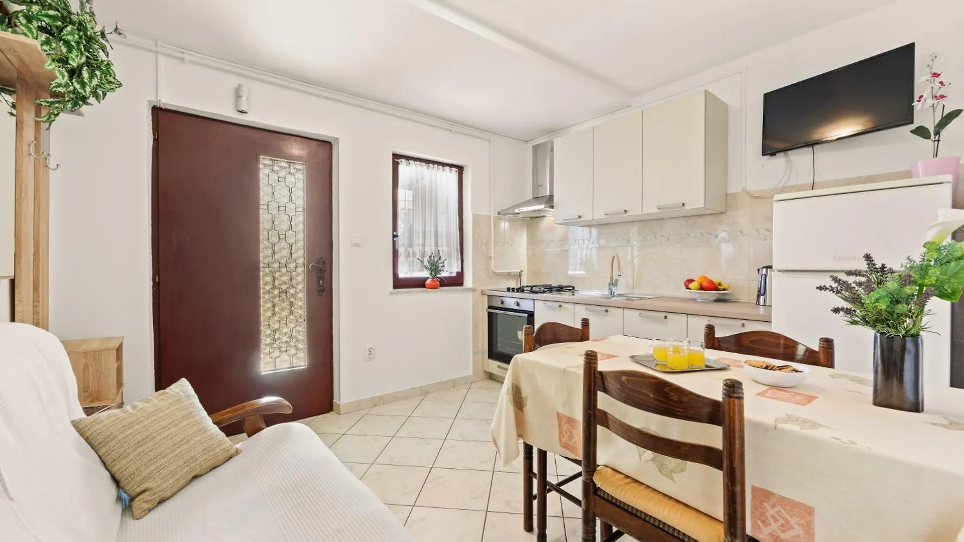 Apartments Karlo 604 Pula 0*,  Croatia
